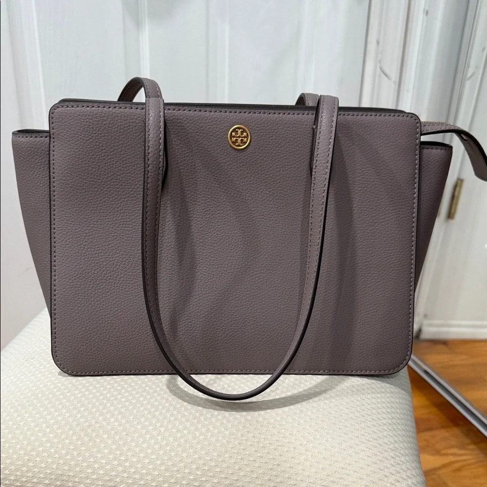 Tory Burch
Tote Bag - Picture 1 of 10